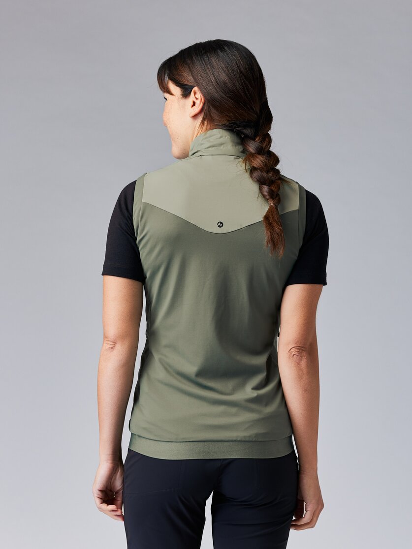Martini Sportswear - ALPMATE Hybrid Vest G-Loft® W - Gilet in tendril-mosstone - vista laterale modello - Donna