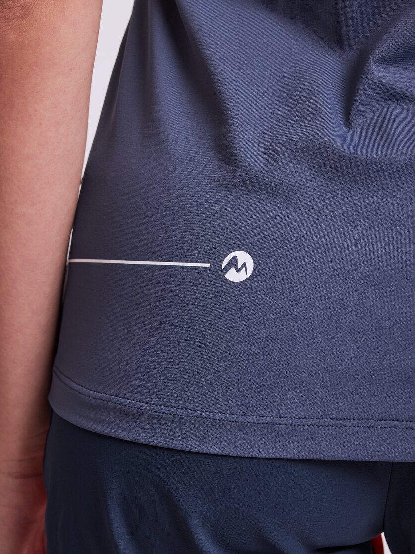 Martini Sportswear - MTN.LOVE - Tops in black - Detail 3 - Damen