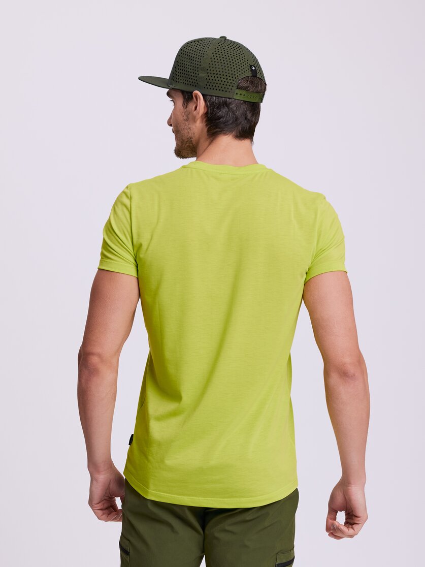 Martini Sportswear - AMBITION - T-Shirts in black-white - vista laterale modello - Uomo