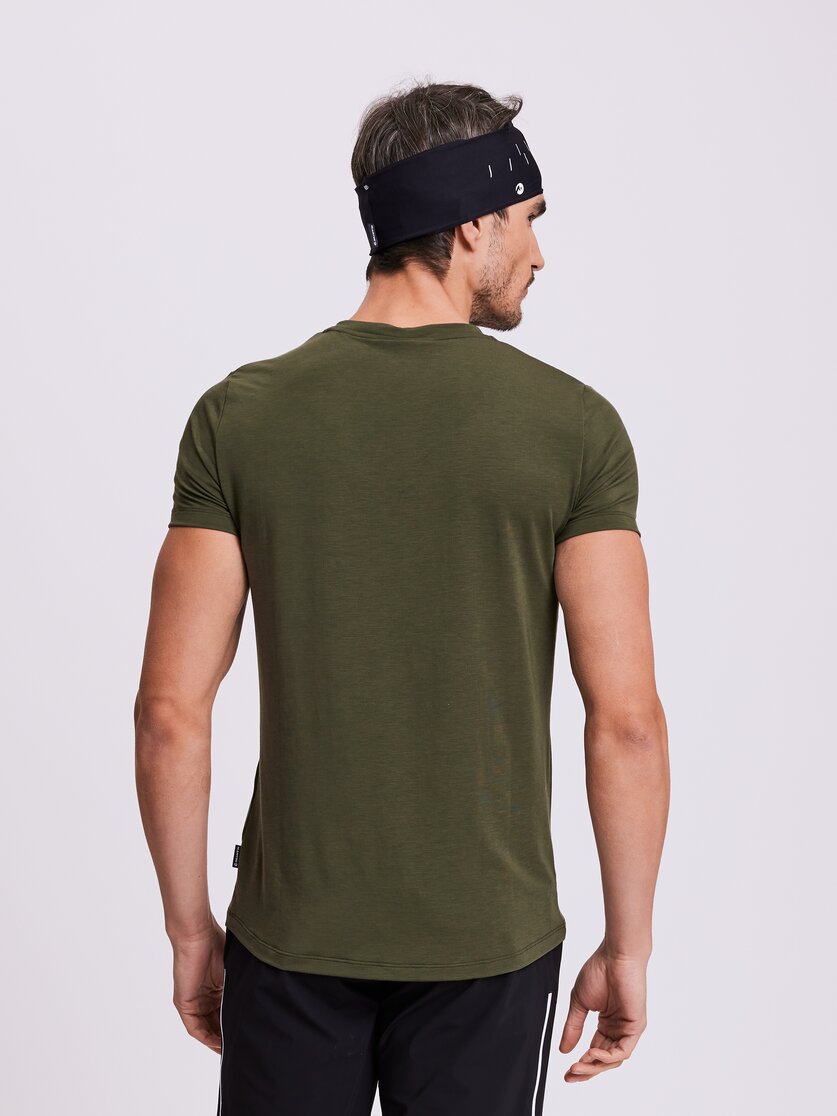 Martini Sportswear - MASTER - T-Shirts in black - vista laterale modello - Uomo