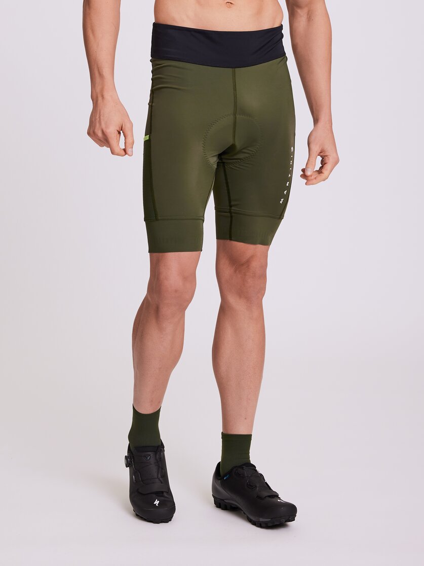 Martini Sportswear - DALE - Shorts in black - front view model - Men