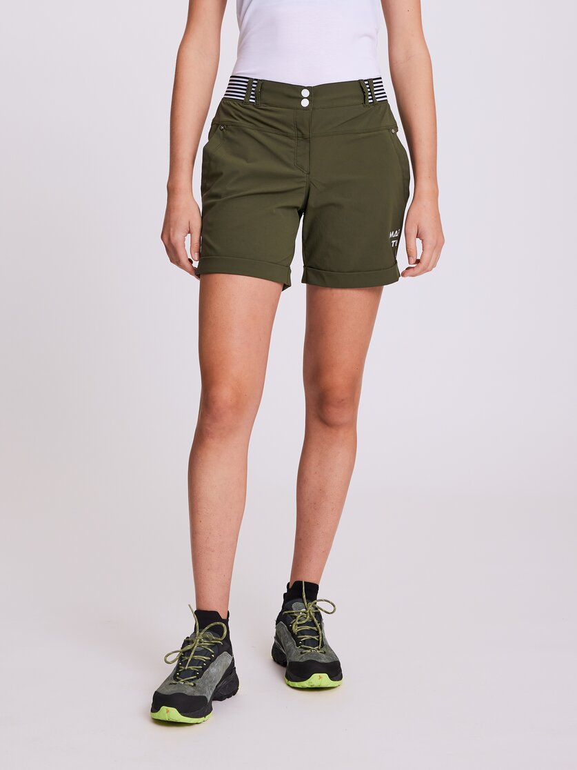 Martini Sportswear - AVANTI - Kurze Hosen in black - Vorderansicht Model - Damen