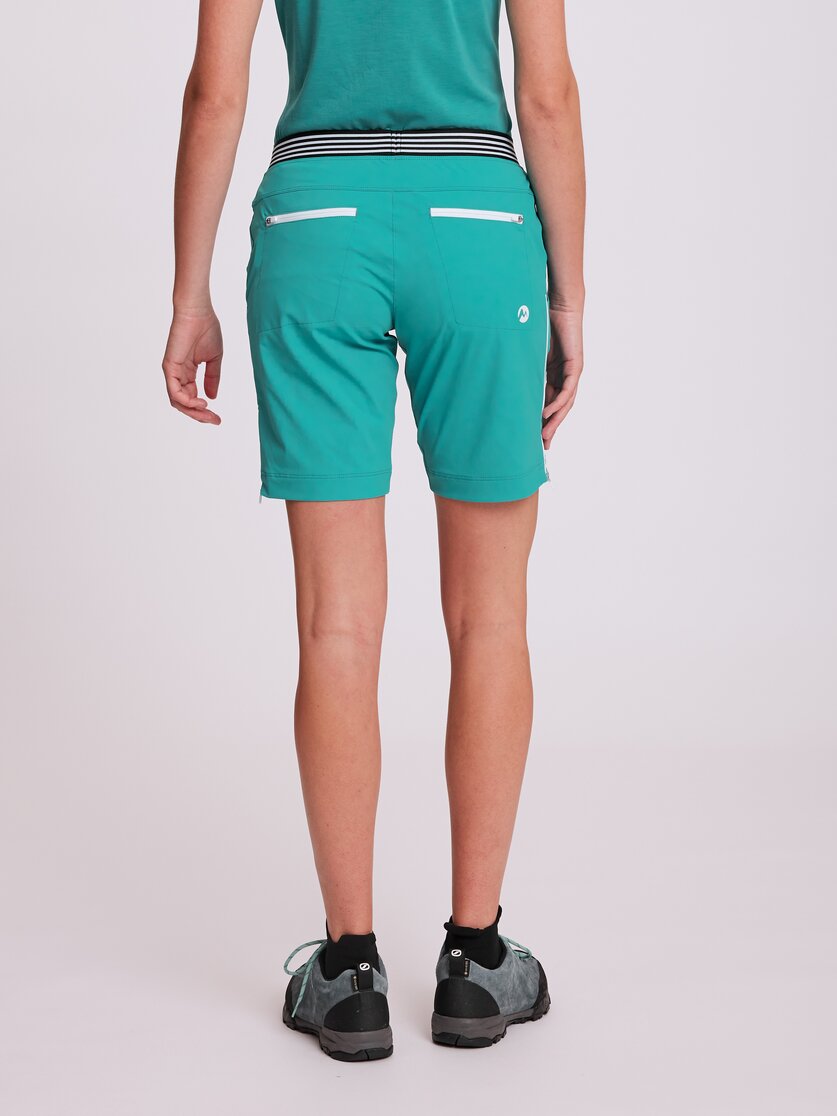 Martini Sportswear - FREEDOM - Shorts in black - vista laterale modello - Donna