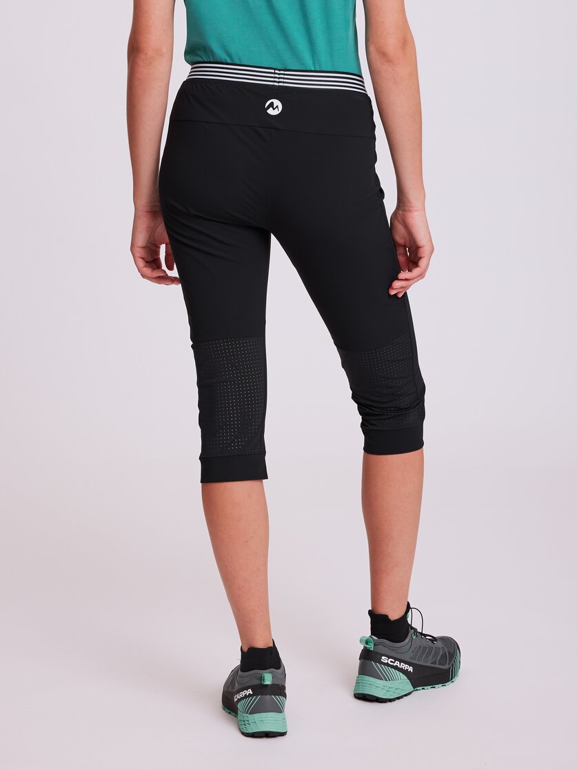 Martini Sportswear - PRESTO - Capri pant in black-white - rear view model - Women