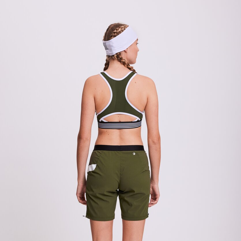 Martini Sportswear - WANTED - Reggiseni sportivi in black - vista laterale modello - Donna