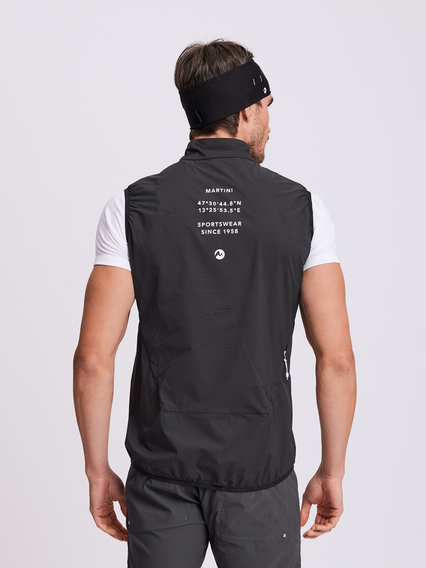 Martini Sportswear - BELLINO - Gilet in black - vista laterale modello - Uomo