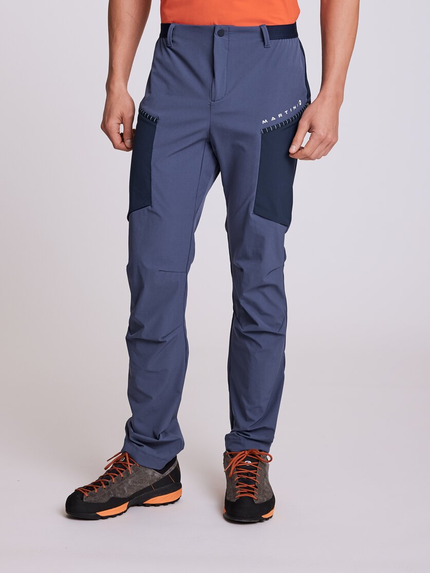 Martini Sportswear - BERNINA "L" - Pantaloni lunghi a taglio lungo in black - vista frontale modello - Uomo