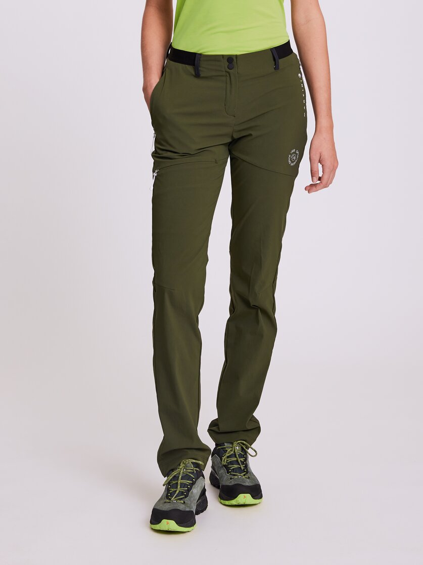 Martini Sportswear - FINALE "K" - Pantaloni lunghi a taglio corto in black - vista frontale modello - Donna
