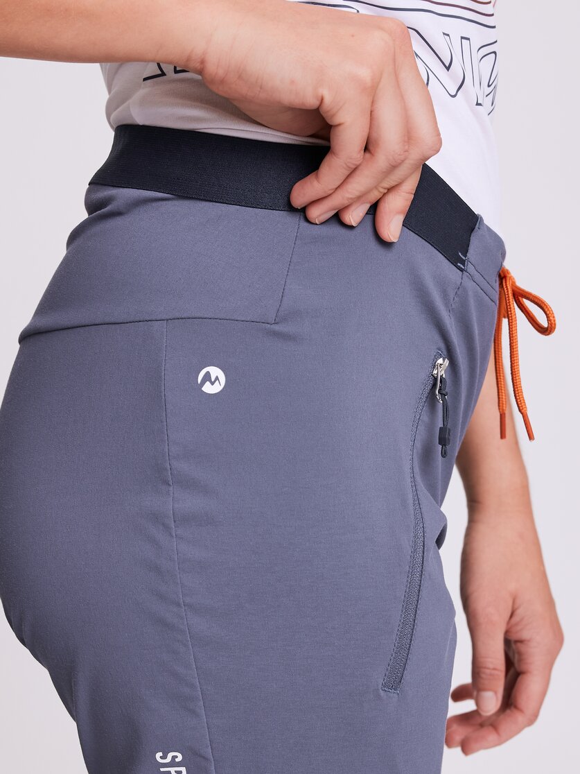 Martini Sportswear - MAGGIORE "L" - Tall Pants in black - Detail 4 - Women