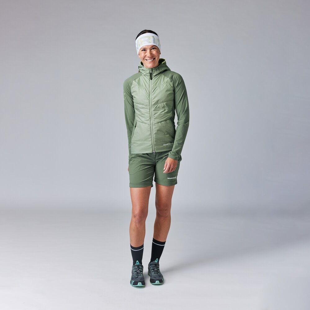 Martini Sportswear - HIGHVENTURE Shorts W - Shorts in mosstone - outfit completo - Donna