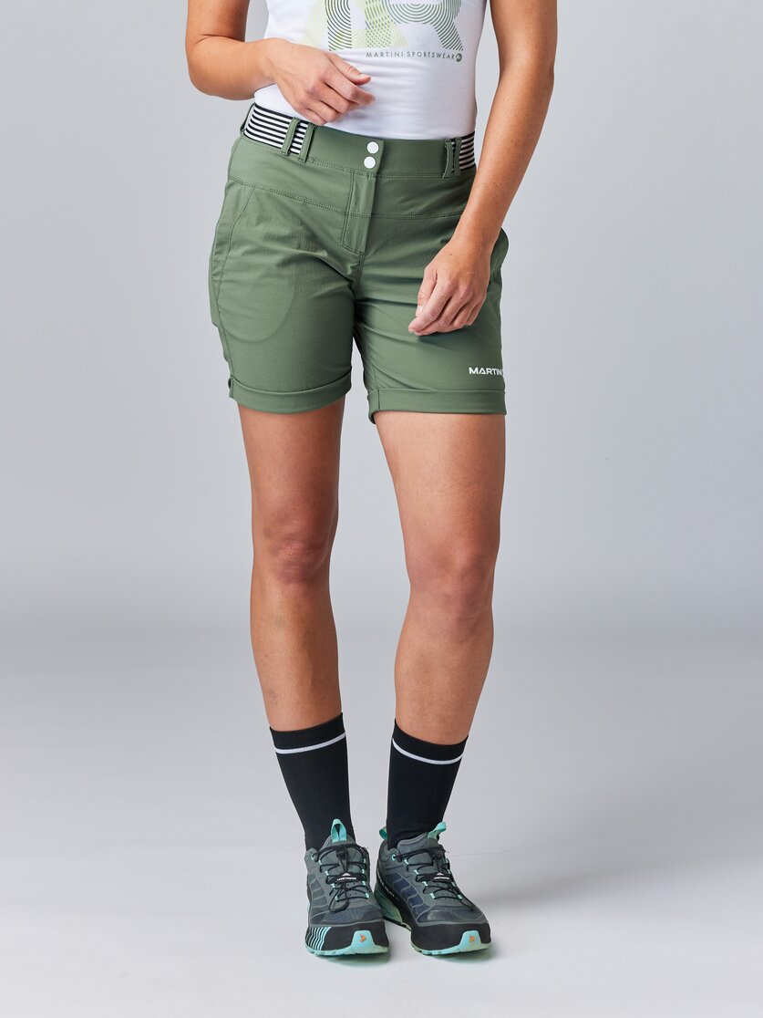 Martini Sportswear - HIGHVENTURE Shorts W - Shorts in mosstone - vista frontale modello - Donna