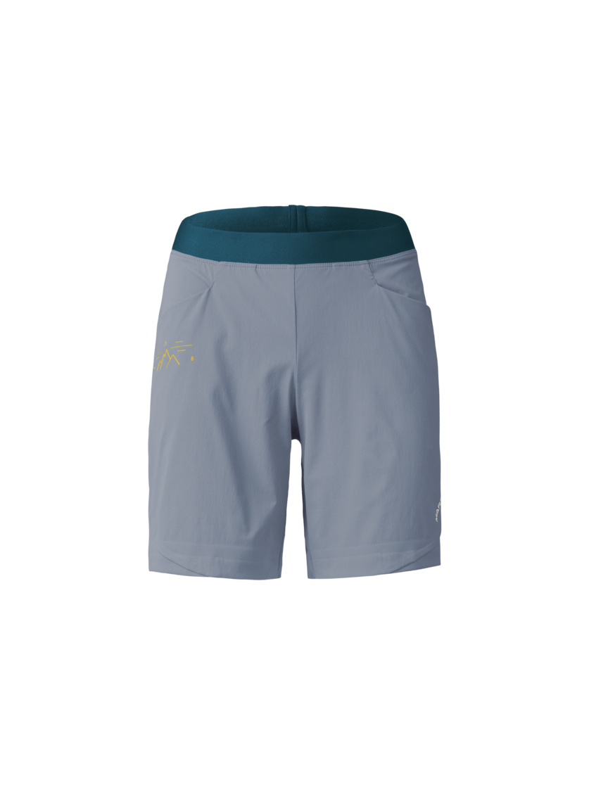 Martini Sportswear - ALPMATE Shorts Dynamic W - Shorts in moon - front view - Women
