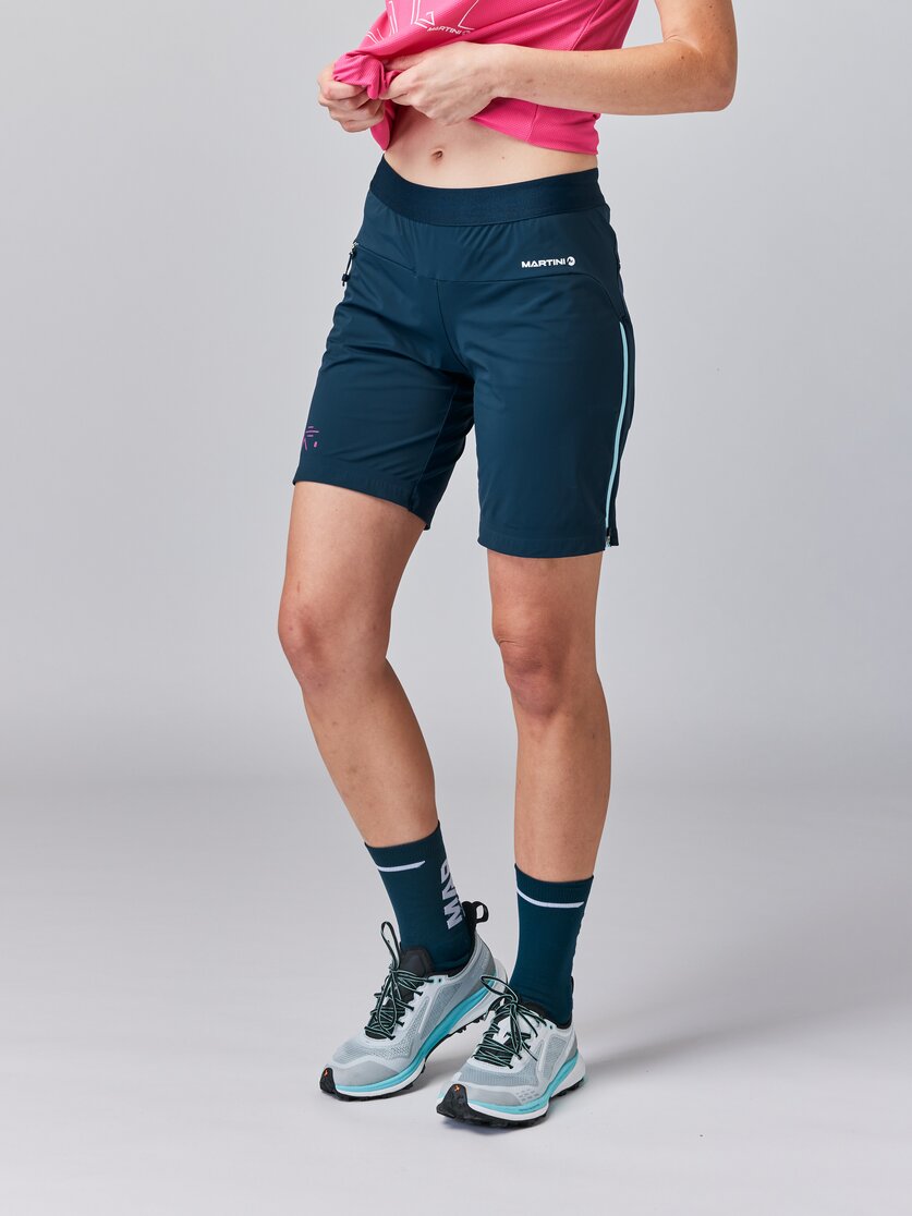 Martini Sportswear - TREKTECH Shorts W - Kurze Hosen in tendril-mosstone - Vorderansicht Model - Damen