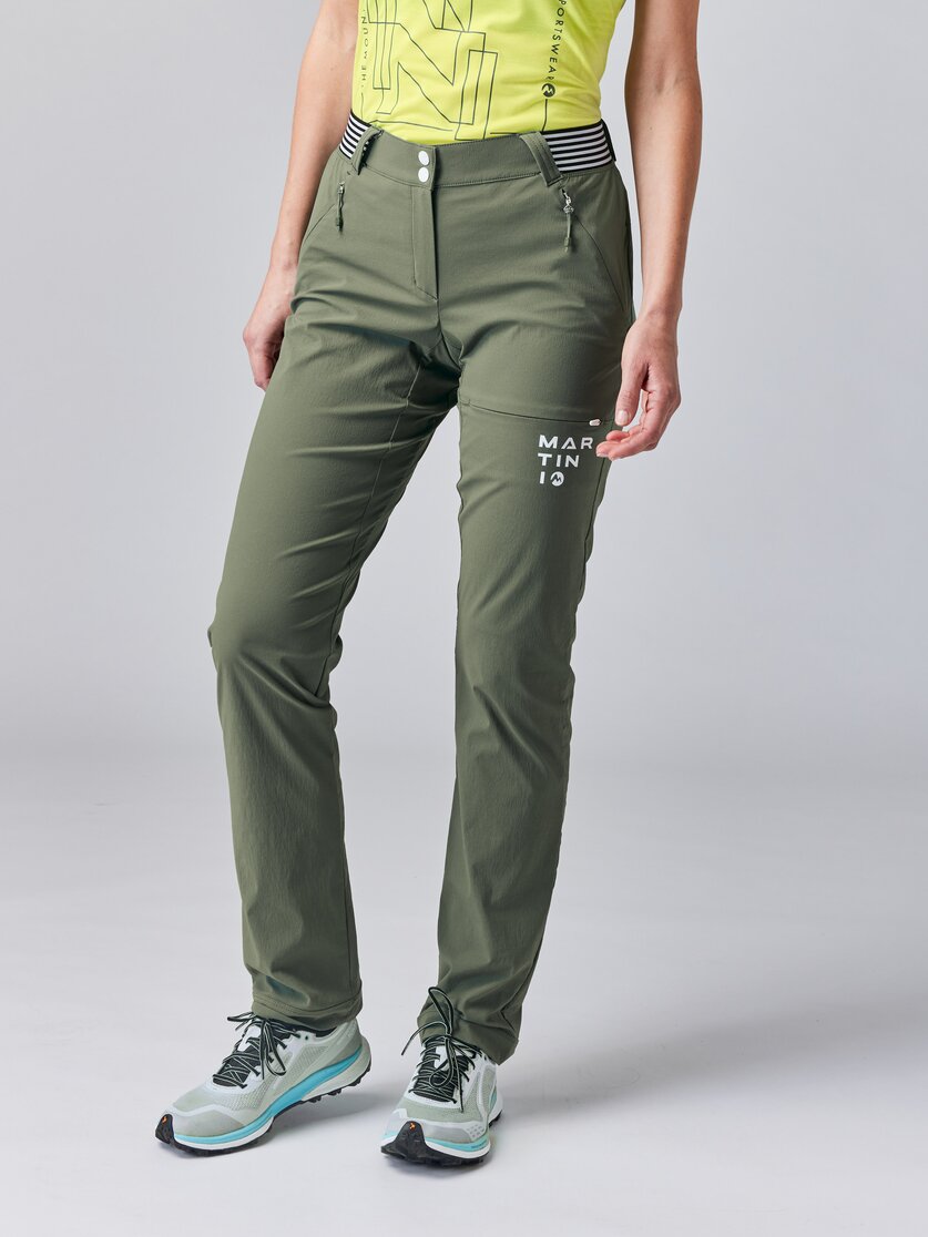 Martini Sportswear - HIGHVENTURE Pants W - Lange Hosen in mosstone - Rückansicht Model - Damen