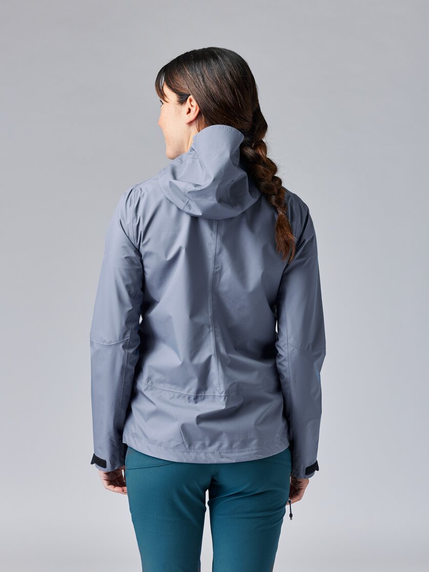 Martini Sportswear - TREKTECH 2.5L Jacket W - Hardshell jackets in moon - rear view model - Women