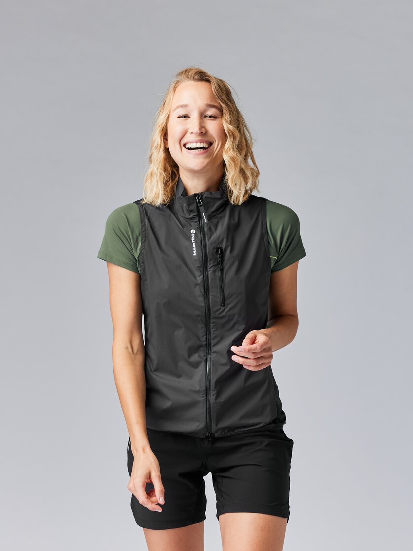 Martini Sportswear - PACEMAKER Hybrid Vest W - Outdoor vests in poseidon-solar-moon - front view model - Women