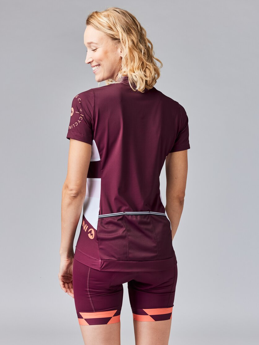 Martini Sportswear - FLOWTRAIL Zip Shirt Dynamic W - T-Shirts in black-steel - vista laterale modello - Donna