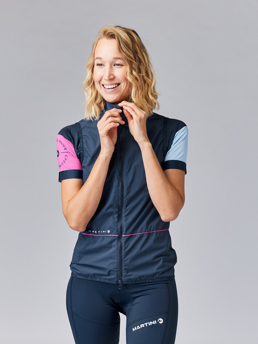 Martini Sportswear - FLOWTRAIL Vest W - Westen in black - Vorderansicht Model - Damen