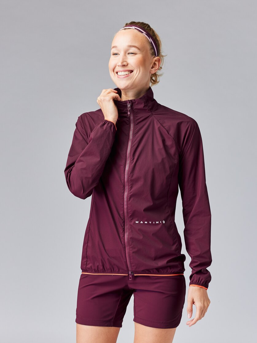 Martini Sportswear - FLOWTRAIL Jacket W - Windbreaker jackets in black - front view model - Women