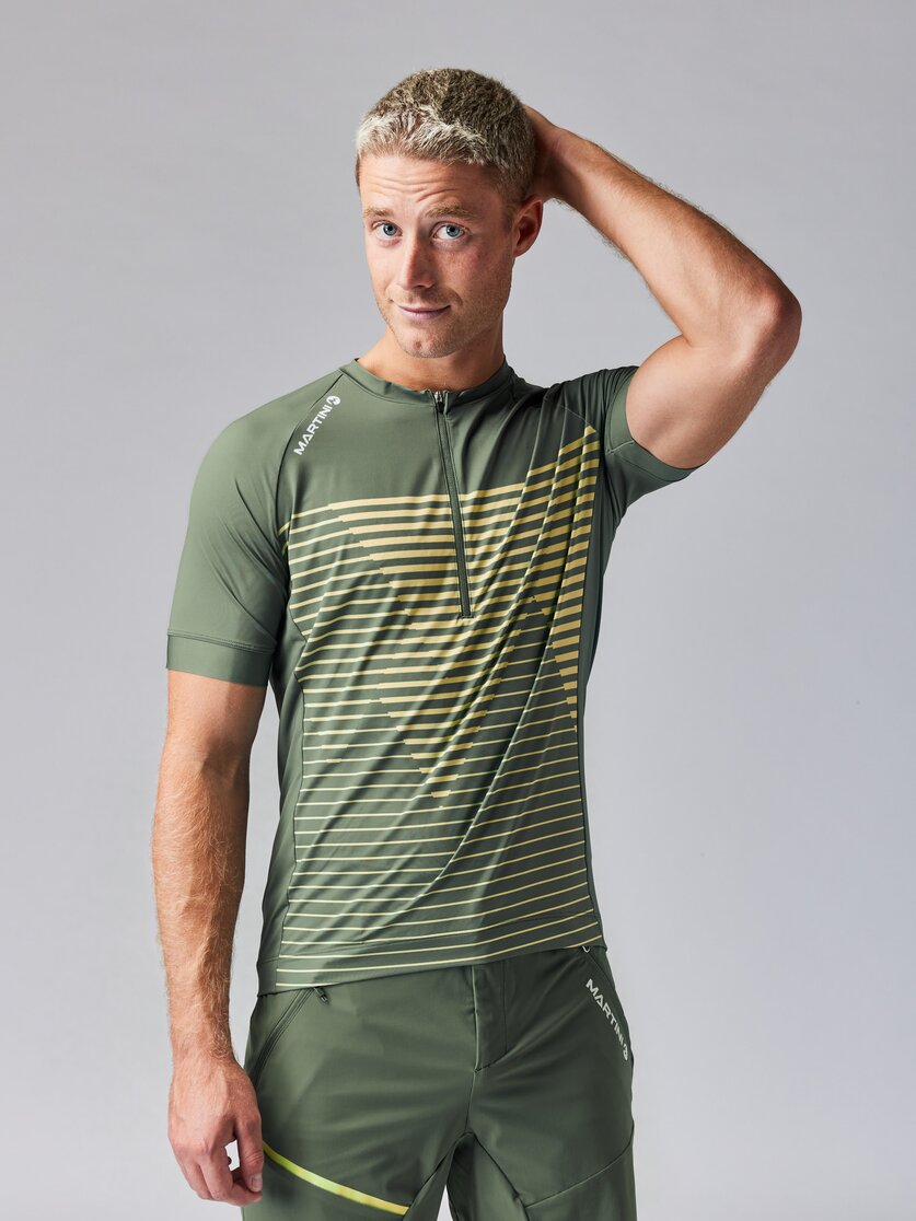 Martini Sportswear - FLOWTRAIL Halfzip Shirt Dynamic M - T-Shirts in mosstone-greenery - vista frontale modello - Uomo