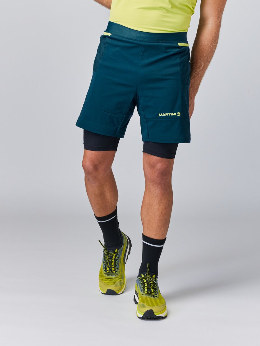 Martini Sportswear - PACEMAKER 2in1 Shorts M - Shorts in steel-black - front view model - Men
