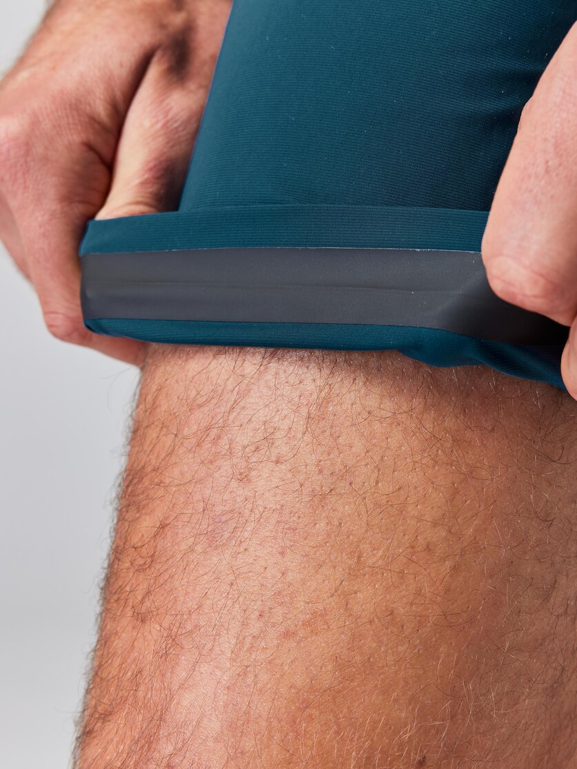 Martini Sportswear - ALPMATE Shorts Straight M - Kurze Hosen in mosstone-black - Detail 4 - Herren