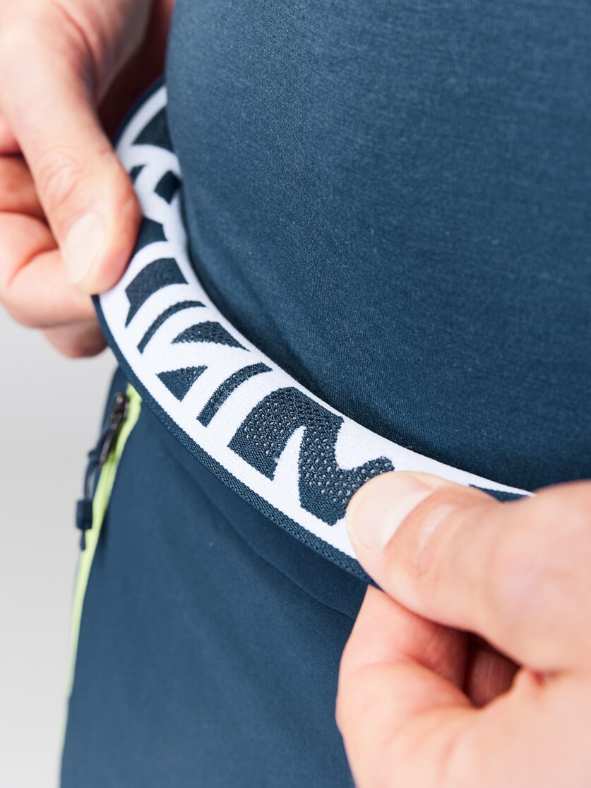 Martini Sportswear - HAUTE ROUTE - Lange Hosen in black - Detail 3 - Herren