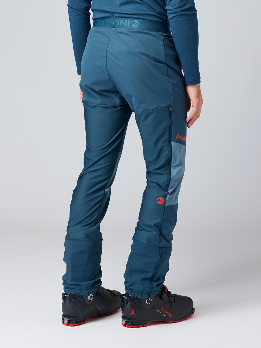 Martini Sportswear - EVERMORE - Pantaloni lunghi in black - vista laterale modello - Uomo