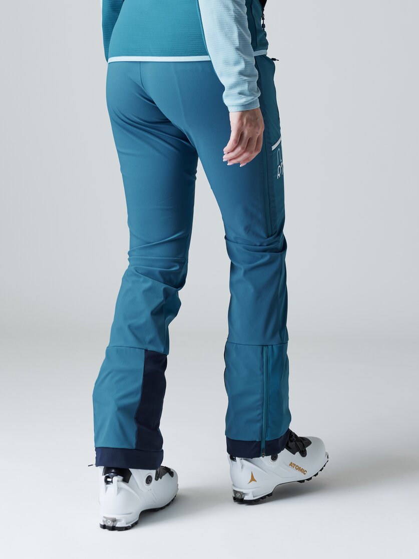 Martini Sportswear - BIG DEAL - Lange Hosen in black - Rückansicht Model - Damen