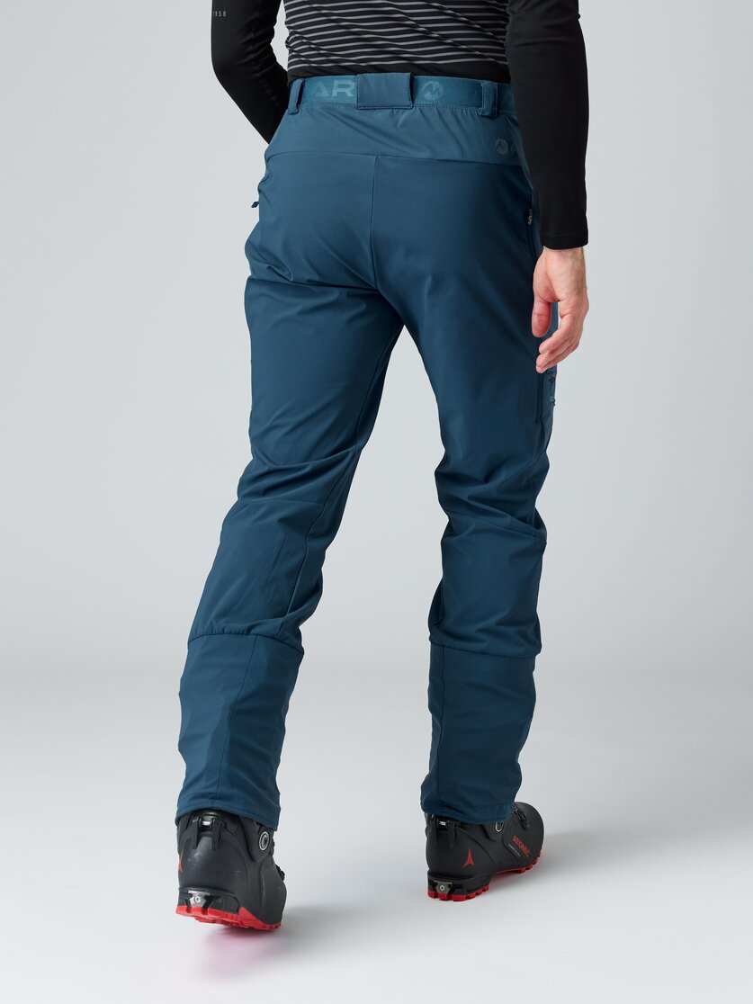Martini Sportswear - JAKES PEAK_2.0 - Pantaloni lunghi in black-carbon - vista laterale modello - Uomo