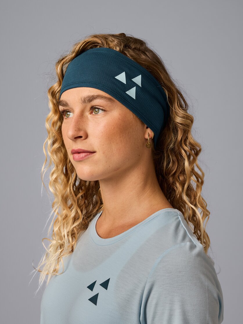 Martini Sportswear - Hillclimb Headband W - Stirnbänder in white-black - Vorderansicht Model - Damen