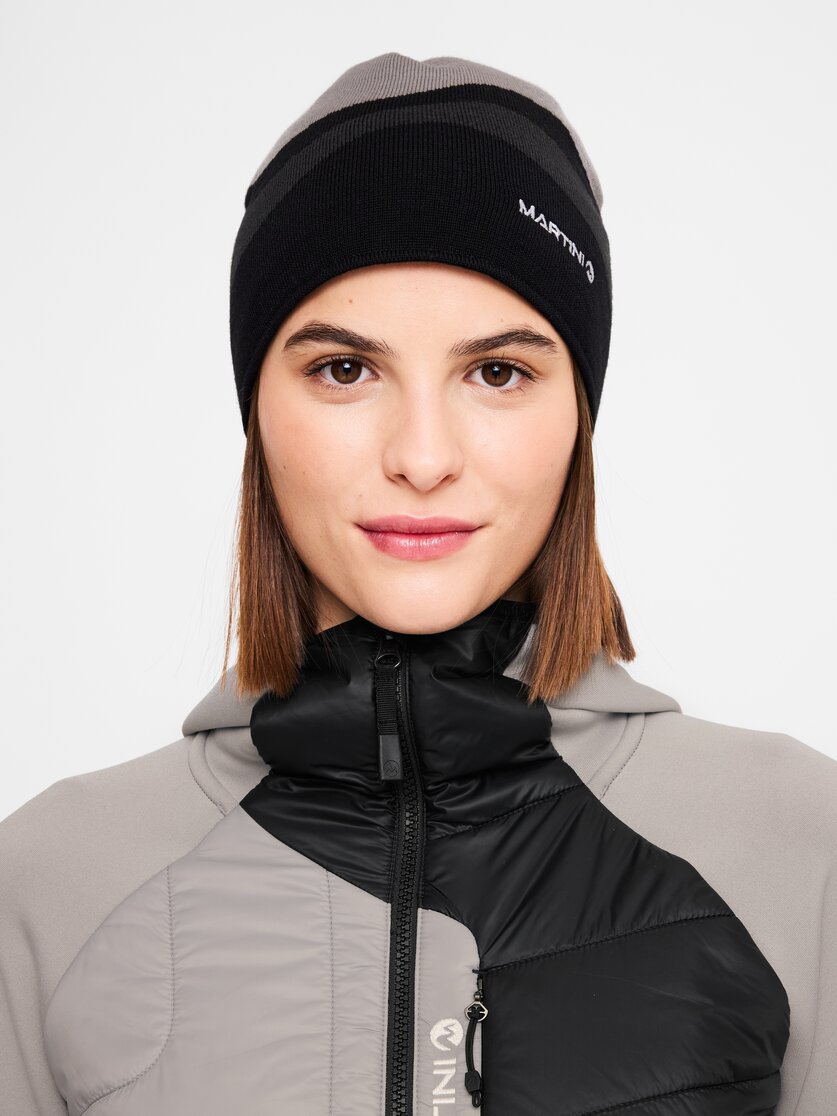 Martini Sportswear - Desire Knitted Cap W - Beanie in moon-true navy - front view model - Women