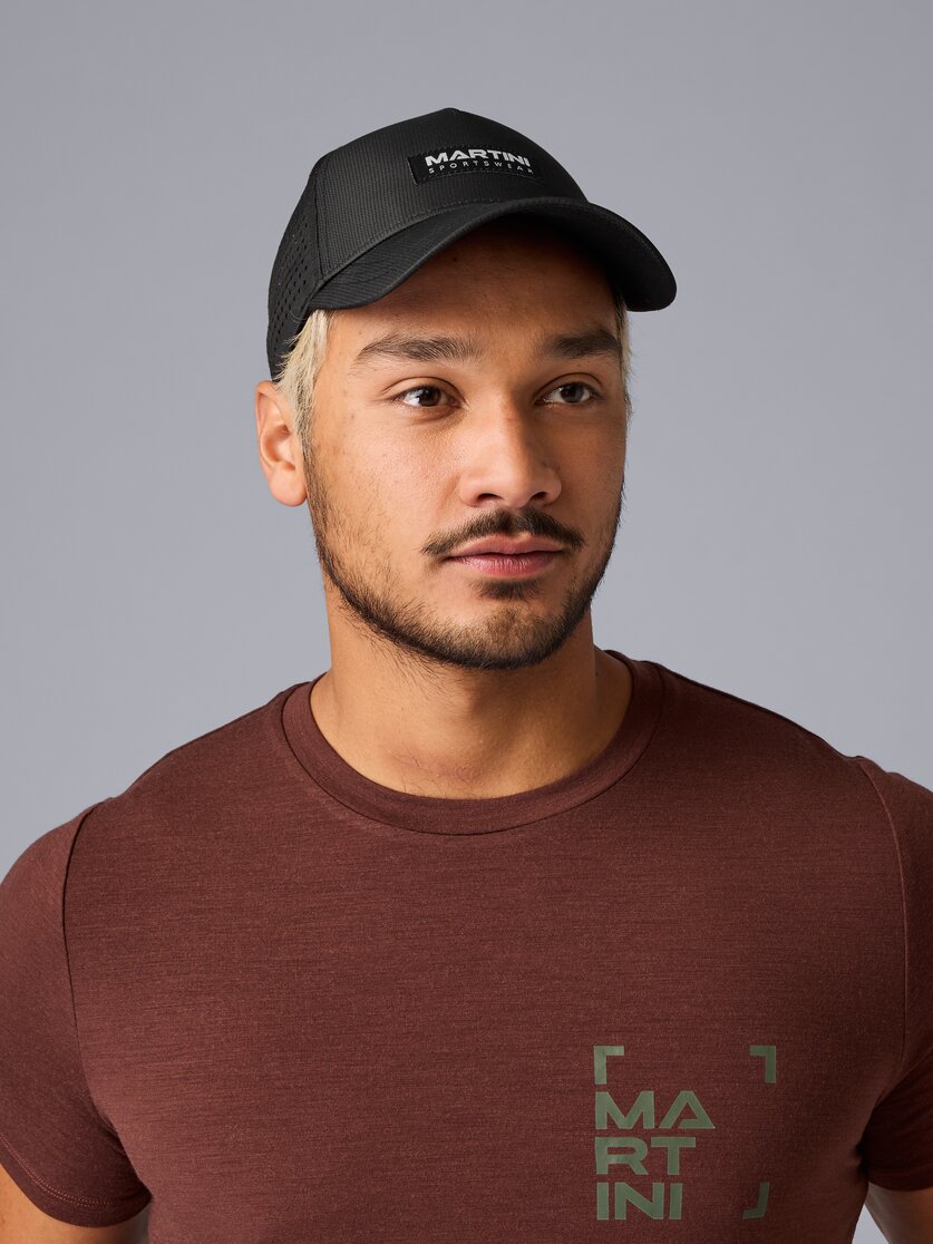 Martini Sportswear - Trailbuddy Baseball Cap Uni - Kappe in white - Vorderansicht Model - Unisex