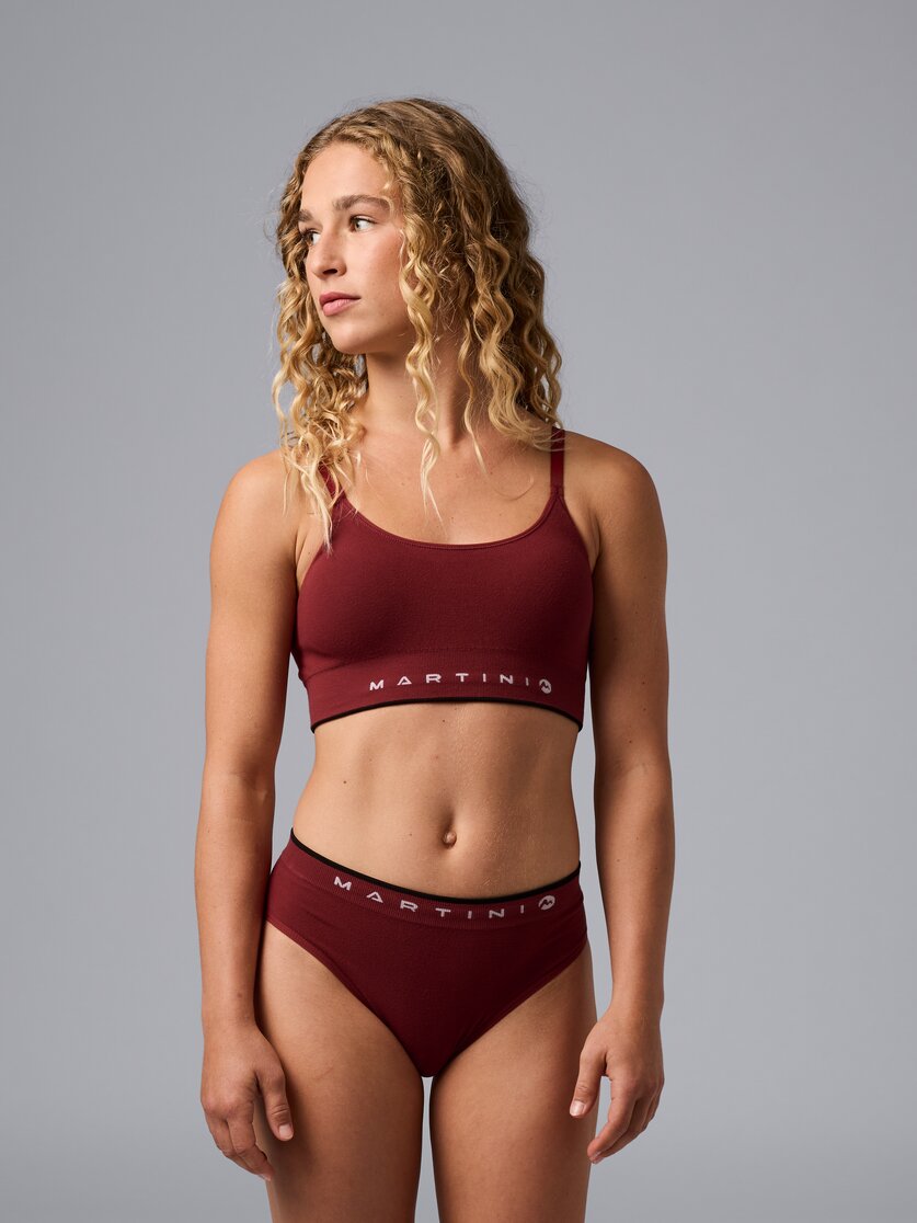 Martini Sportswear - Wanted Top Seamless W - Sport BHs in black - Vorderansicht Model - Damen