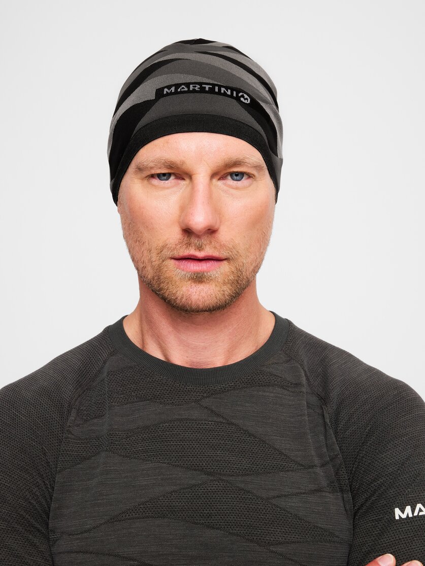 Martini Sportswear - Argon Seamless Cap Uni - Beanie in peakan-winter apple - front view model - Unisex