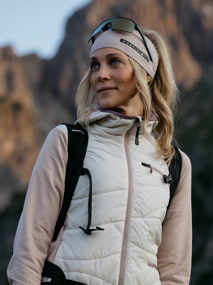 Martini Sportswear - Alpmate IN Hybrid Hooded Jacket W - Hybrid jackets in black - Detail 9 - Women