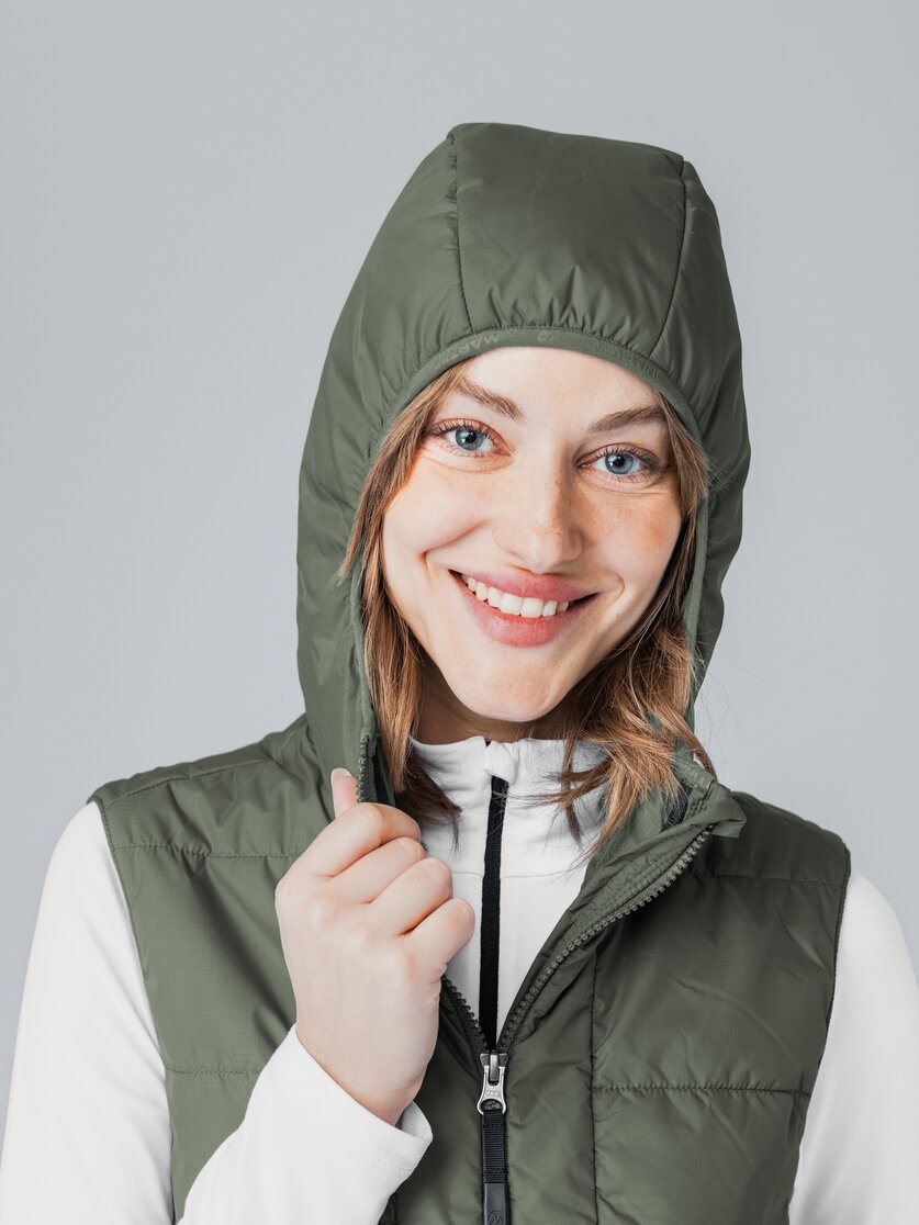 Martini Sportswear - Horizon Hybrid Vest Primaloft® W - Outdoor vests in mosstone - Detail 7 - Women