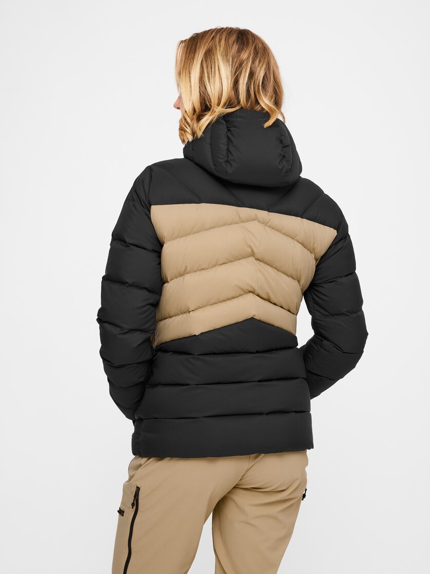 Martini Sportswear - Argon Down Jacket W - Piumini in black-desert - vista laterale modello - Donna