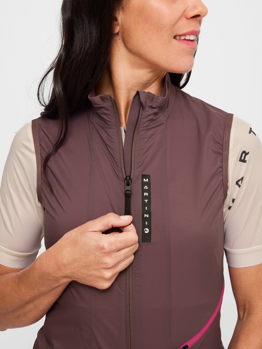 Martini Sportswear - Hillclimb WB Hybrid Vest W - Outdoor vests in black - Detail 1 - Women