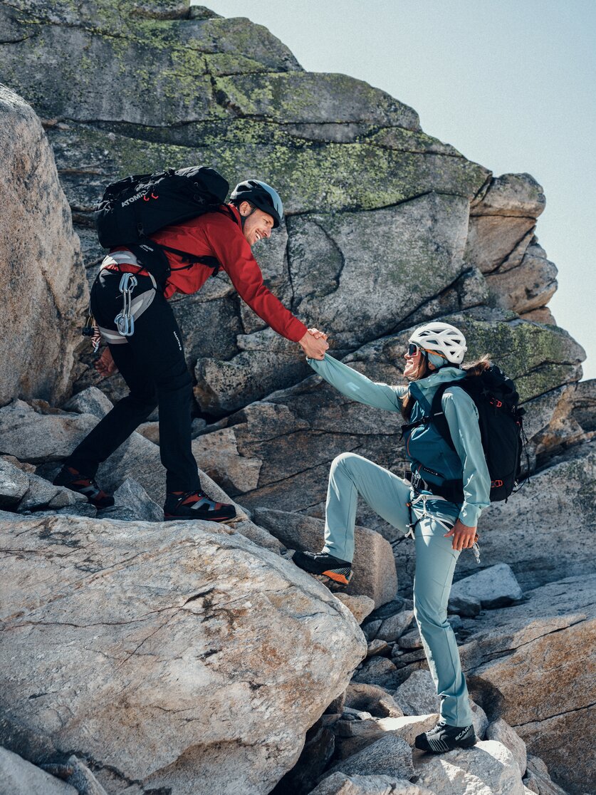 Martini Sportswear - Hillclimb HS Hooded Jacket W - Giacche Hardshell in black-white - Dettaglio 7 - Donna