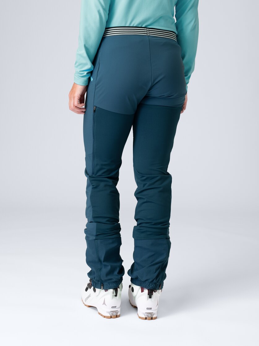 Martini Sportswear - Fullforce Pants W - Lange Hosen in poseidon-rosebud - Rückansicht Model - Damen
