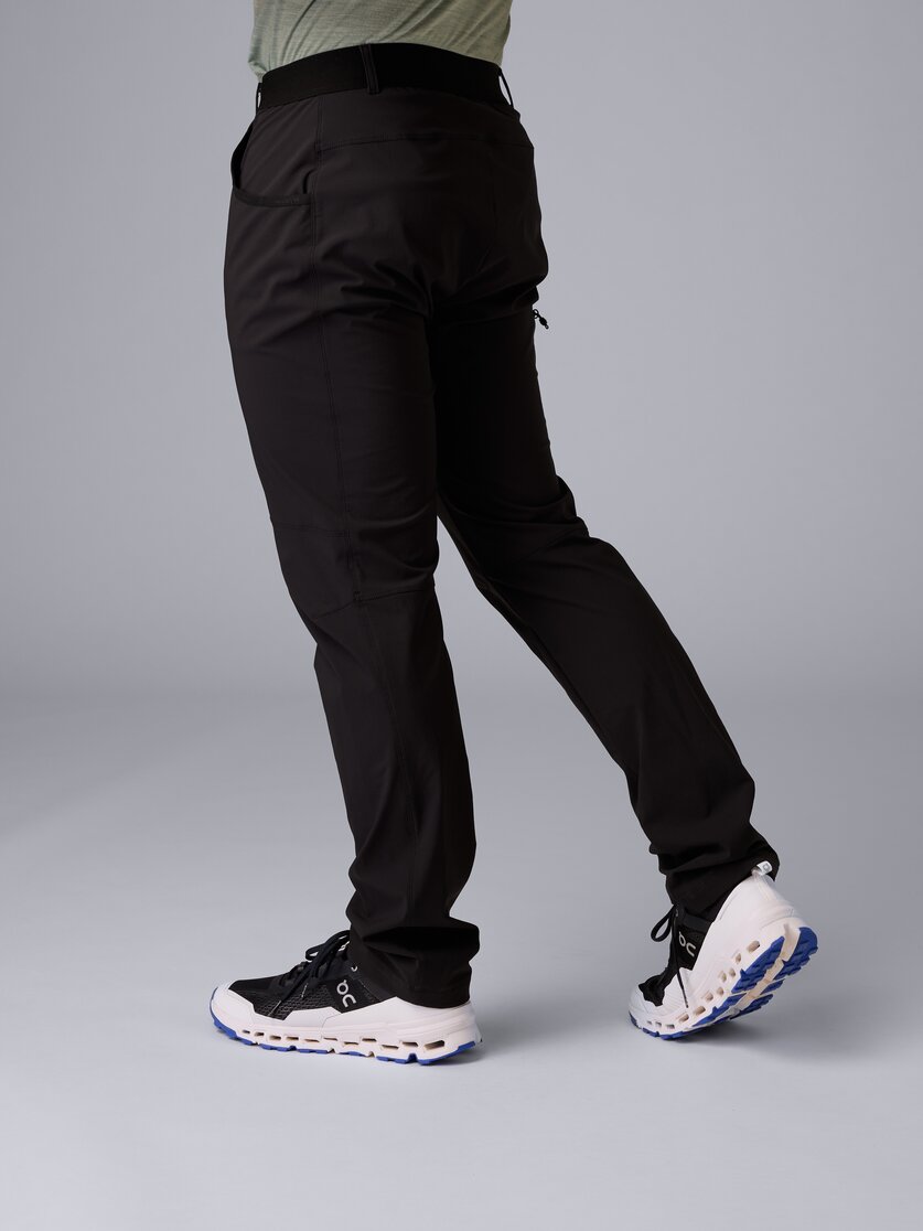 Martini Sportswear - Trektech Pants M - Lange Hosen in black - Rückansicht Model - Herren
