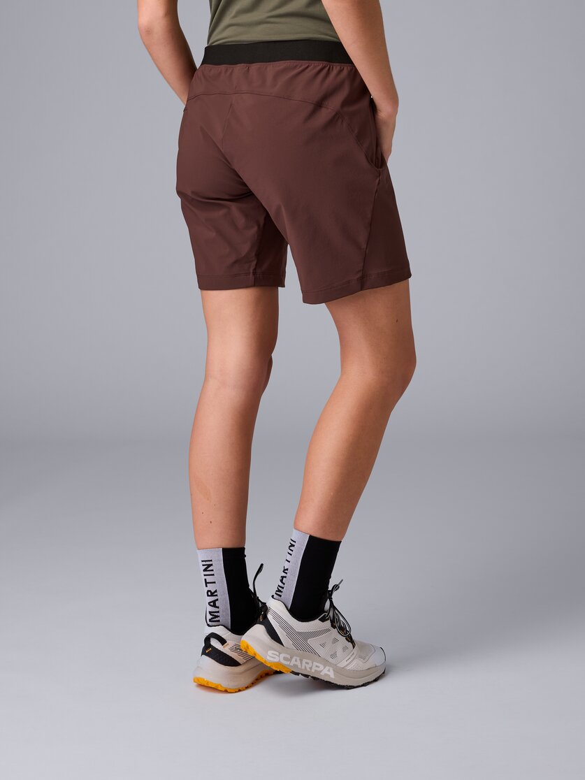 Martini Sportswear - Highventure Shorts W - Shorts in black - vista laterale modello - Donna