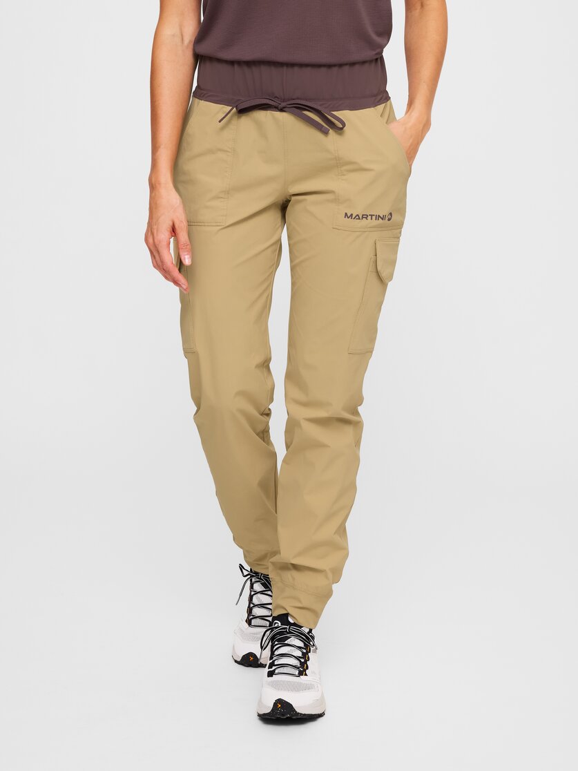 Martini Sportswear - Alpmate Breeze Pants W - Pantaloni lunghi in black - vista frontale modello - Donna