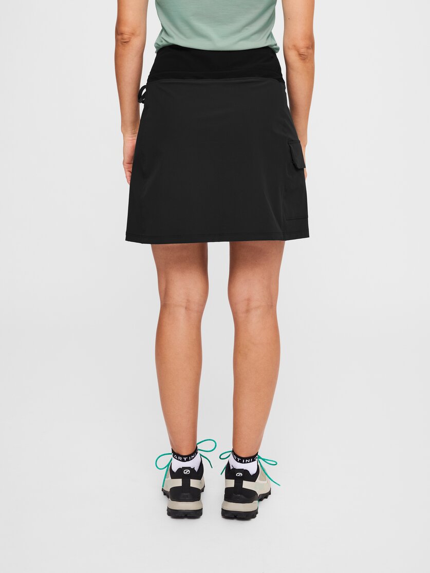 Martini Sportswear - Alpmate Sonic Skirt W - Röcke in black - Rückansicht Model - Damen