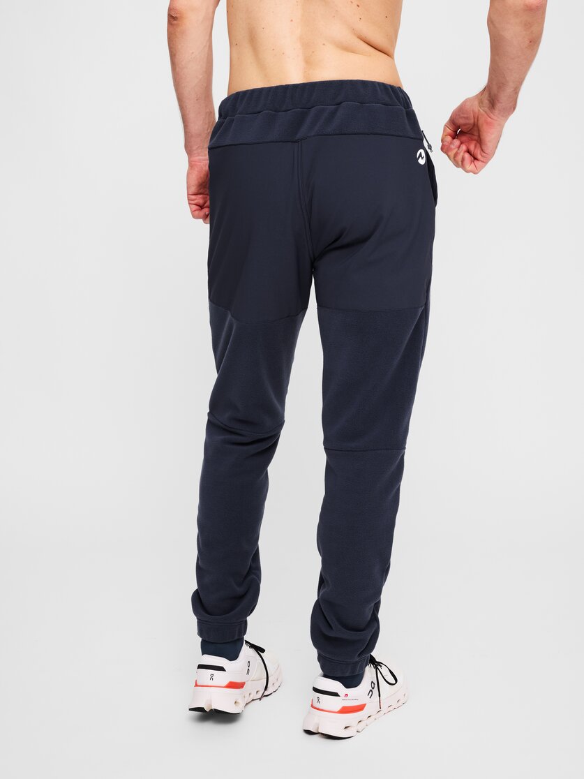 Martini Sportswear - Recharge Fleece Pants Uni - Pile in true navy - vista laterale modello - Unisex