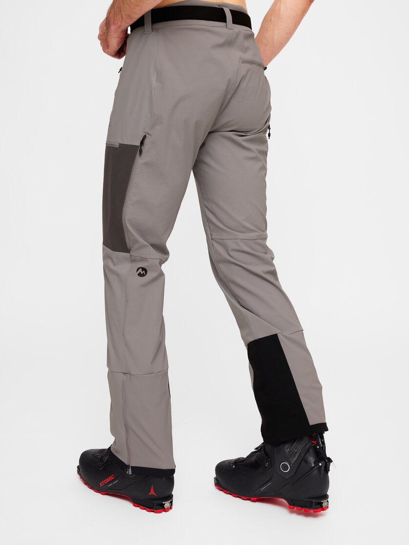 Martini Sportswear - Argon Pants M - Pantaloni lunghi in true navy - vista laterale modello - Uomo