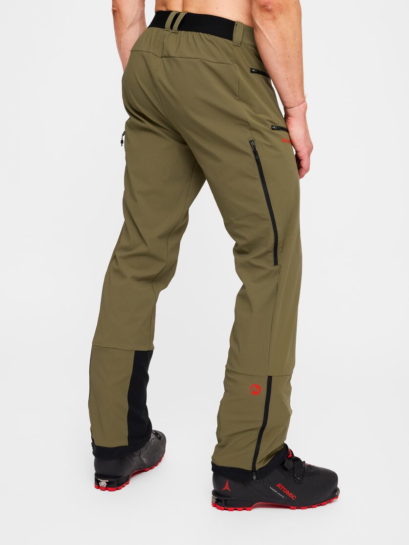 Martini Sportswear - Horizon Pants M - Pantaloni lunghi in spanish green - vista laterale modello - Uomo