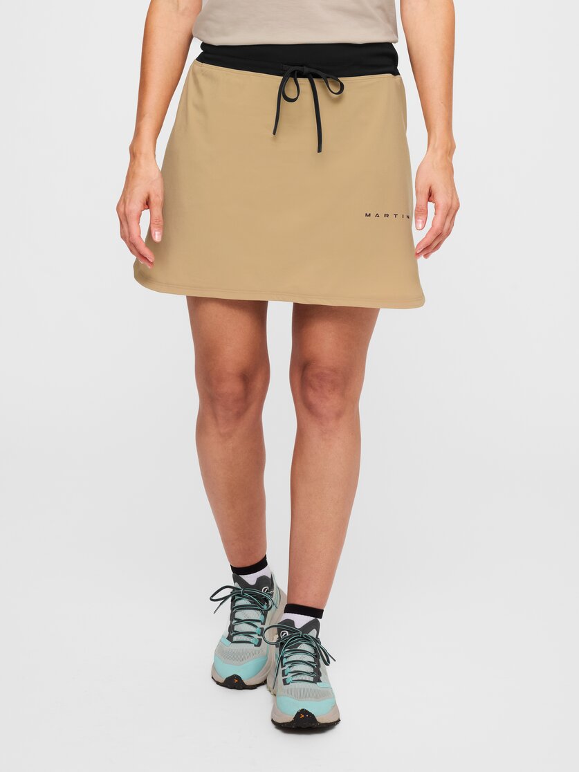 Martini Sportswear - Hillclimb 2in1 Skirt W - Röcke in black - Vorderansicht Model - Damen