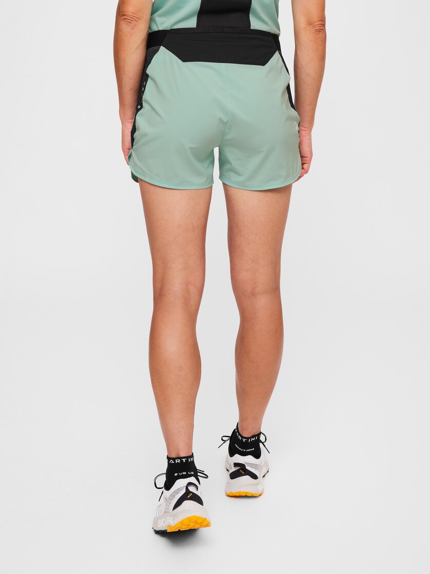Martini Sportswear - Hillclimb Ultra Shorts W - Shorts in black-granite - rear view model - Women